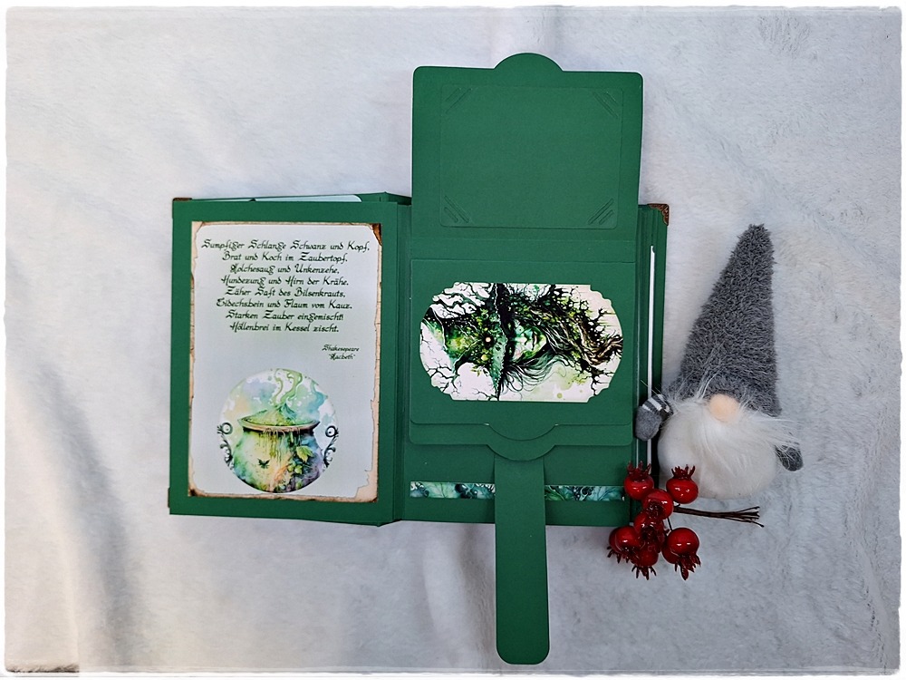 Scrapbook "Green Witch" 04