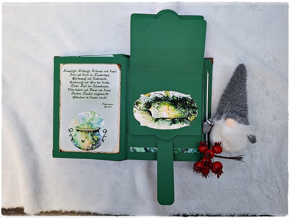 Scrapbook "Green Witch" 05